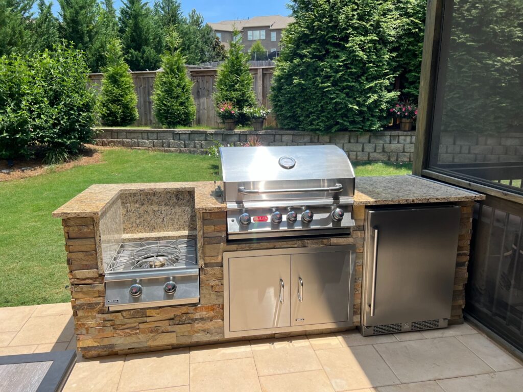 Outdoor built clearance in gas grills